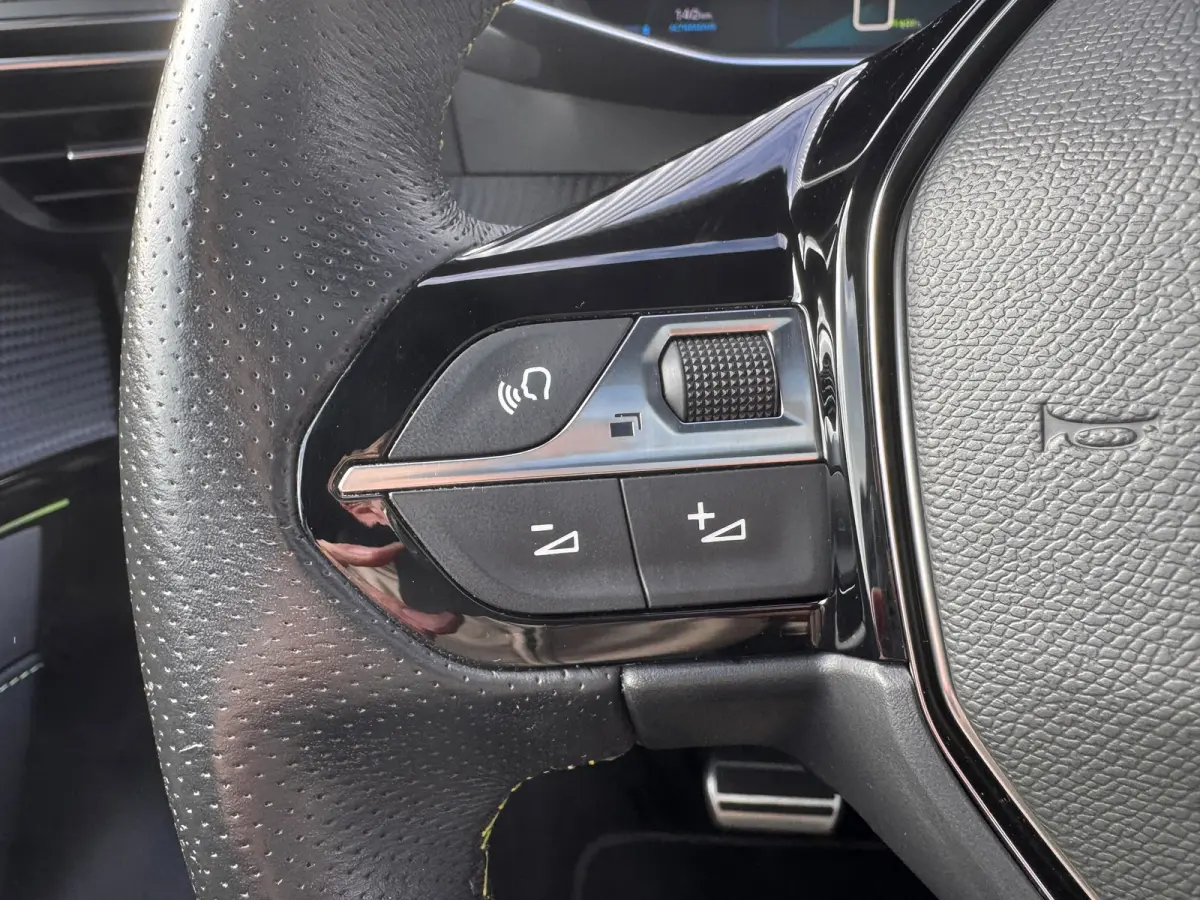 EV GT Pack 50 kWh SOH 97,19% | Alcantara Interieur | Stoelverwarming | Camera | Apple Carplay / Android Auto | Adaptive Cruise Control | DAB ontvanger | Dodehoekdetectie met correctie | Extr