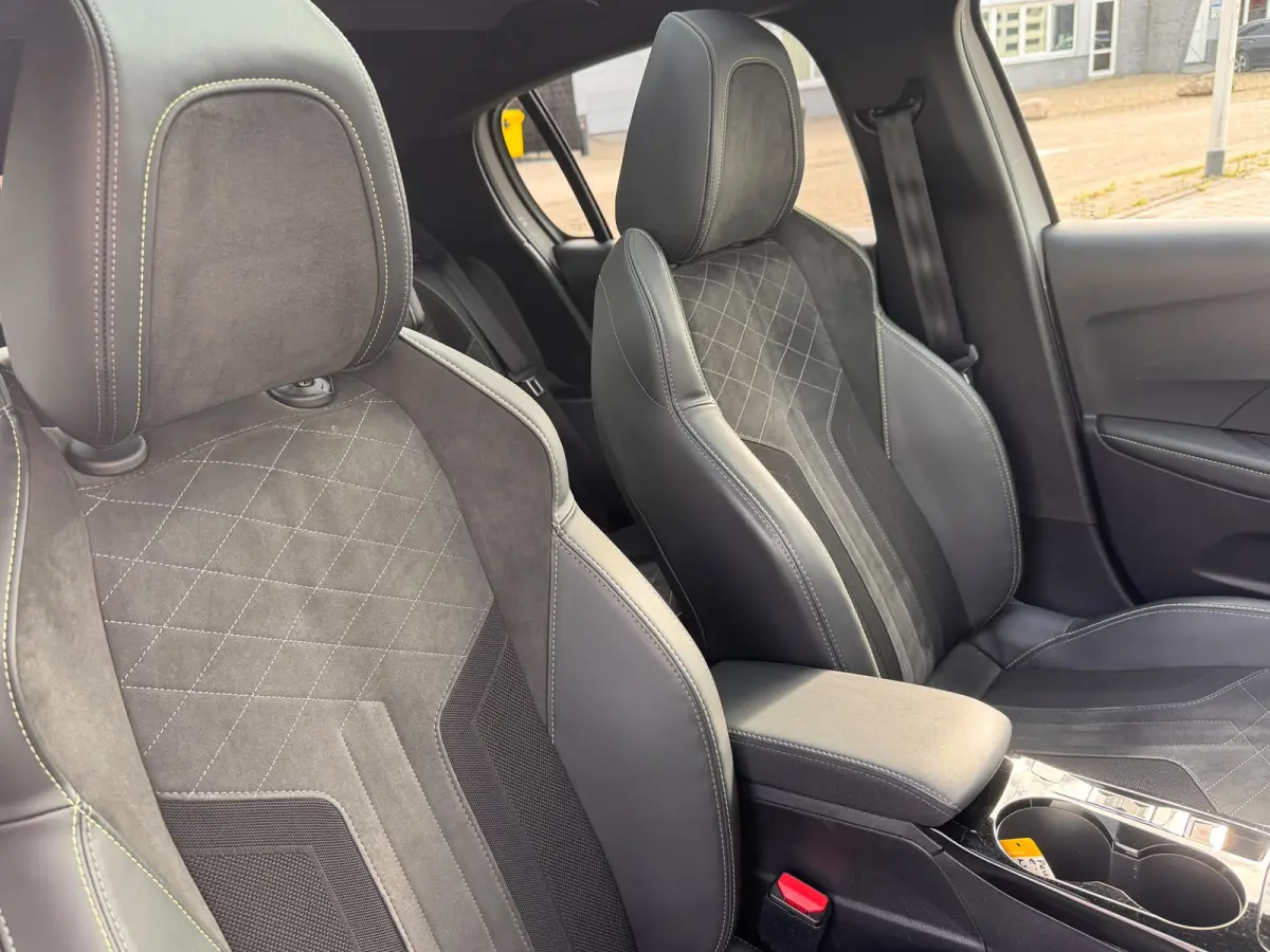 EV GT Pack 50 kWh SOH 97,19% | Alcantara Interieur | Stoelverwarming | Camera | Apple Carplay / Android Auto | Adaptive Cruise Control | DAB ontvanger | Dodehoekdetectie met correctie | Extr
