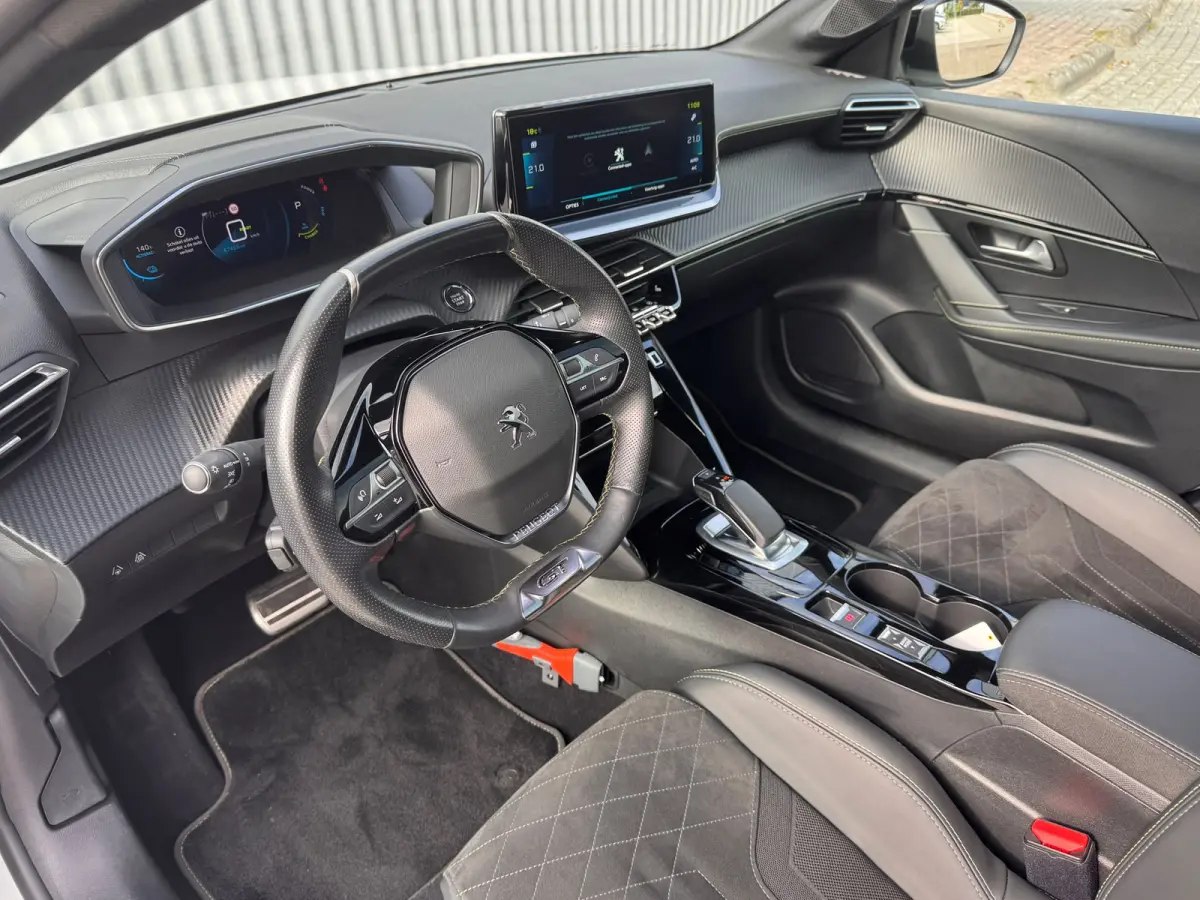 EV GT Pack 50 kWh SOH 97,19% | Alcantara Interieur | Stoelverwarming | Camera | Apple Carplay / Android Auto | Adaptive Cruise Control | DAB ontvanger | Dodehoekdetectie met correctie | Extr