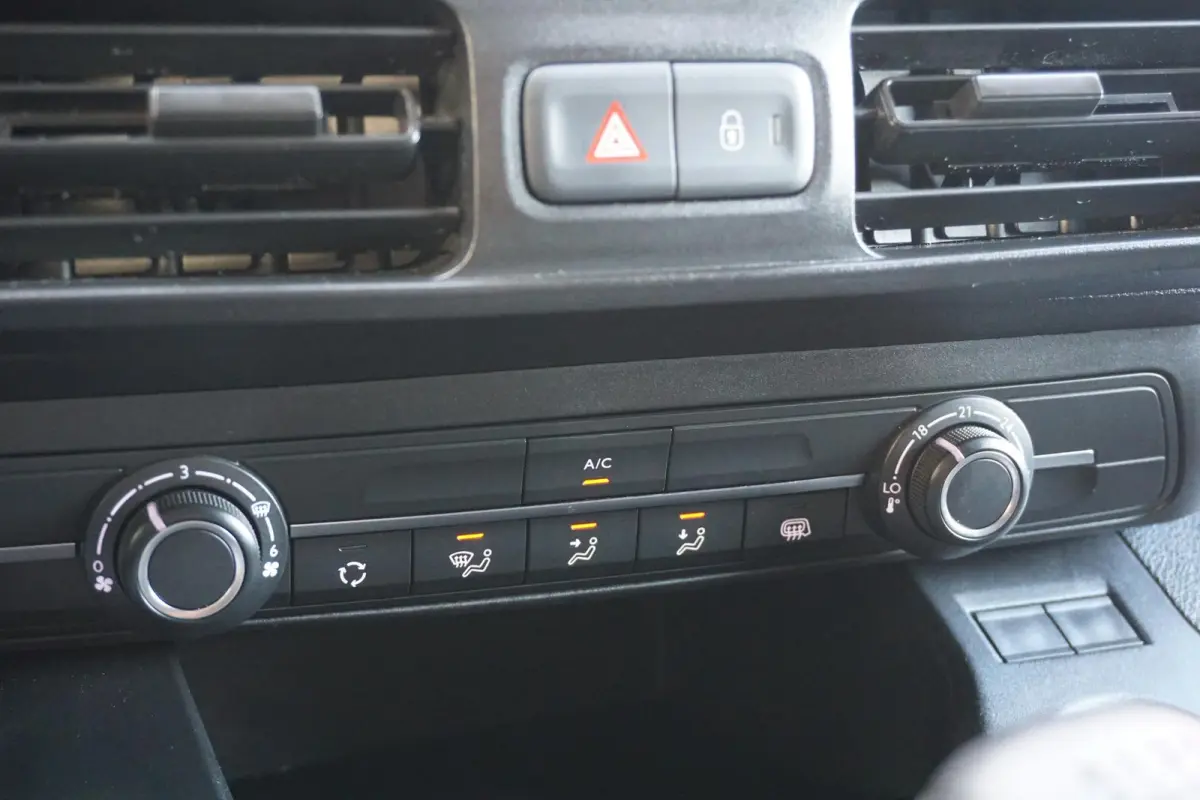 1.2 Turbo L1H1 Edition *MARGE* + APPLE CARPLAY / TREKHAAK / SENSOREN