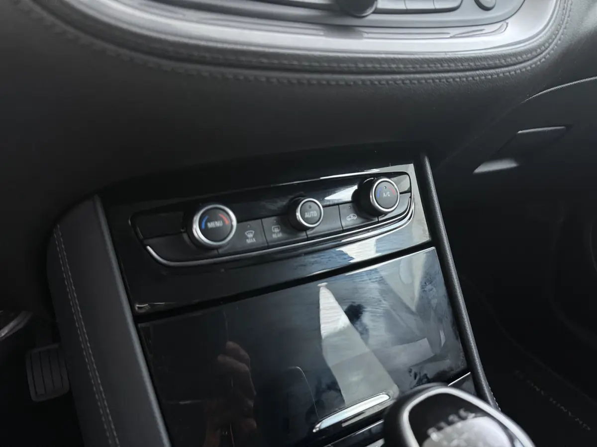 1.2 Turbo Elegance | Achteruitrijcamera | Apple Carplay/Android Auto|telefoonintegratie premium | Cruise control