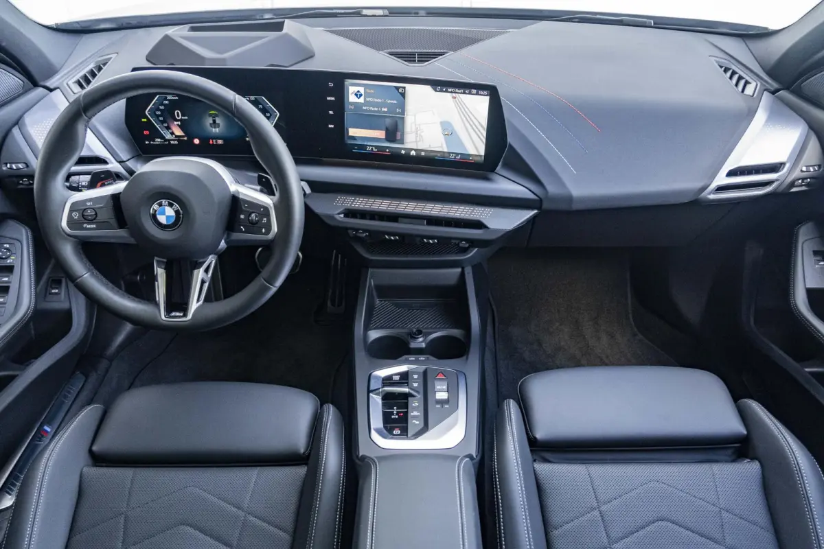 120 | M Sportpakket Pro | Comfort Access | Panoramadak | Driving Assistant | Head Up Display | Harman Kardon | 19 inch | Sportstoelen