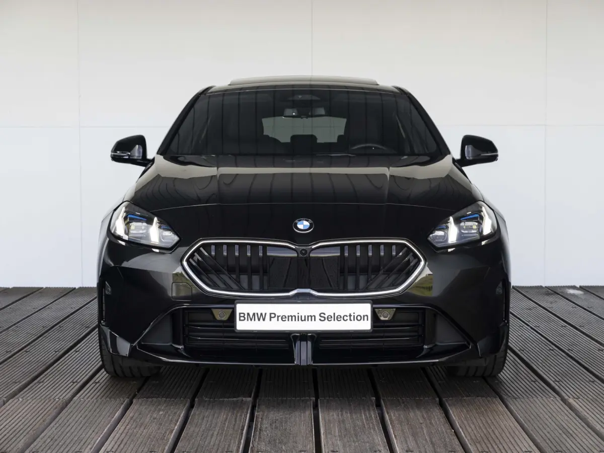120 | M Sportpakket Pro | Comfort Access | Panoramadak | Driving Assistant | Head Up Display | Harman Kardon | 19 inch | Sportstoelen