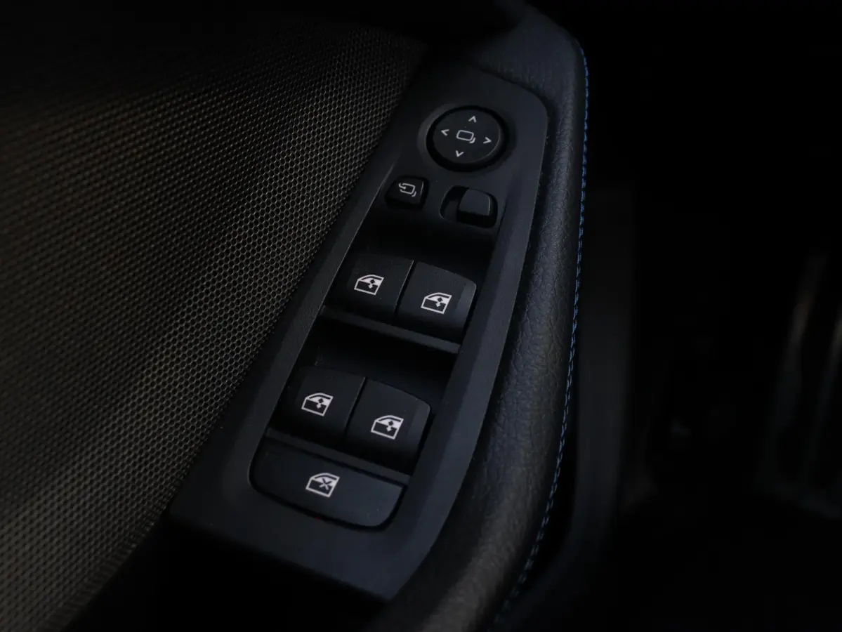 M135i xDrive | M Sport | Head-Up | Adaptief M Onderstel | Harman Kardon | Elektr. M Sportstoelen | Driving Assistant | 18'' LMV