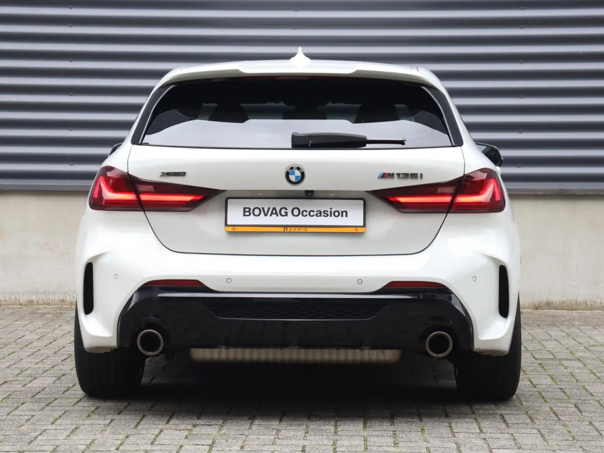 M135i xDrive | M Sport | Head-Up | Adaptief M Onderstel | Harman Kardon | Elektr. M Sportstoelen | Driving Assistant | 18'' LMV
