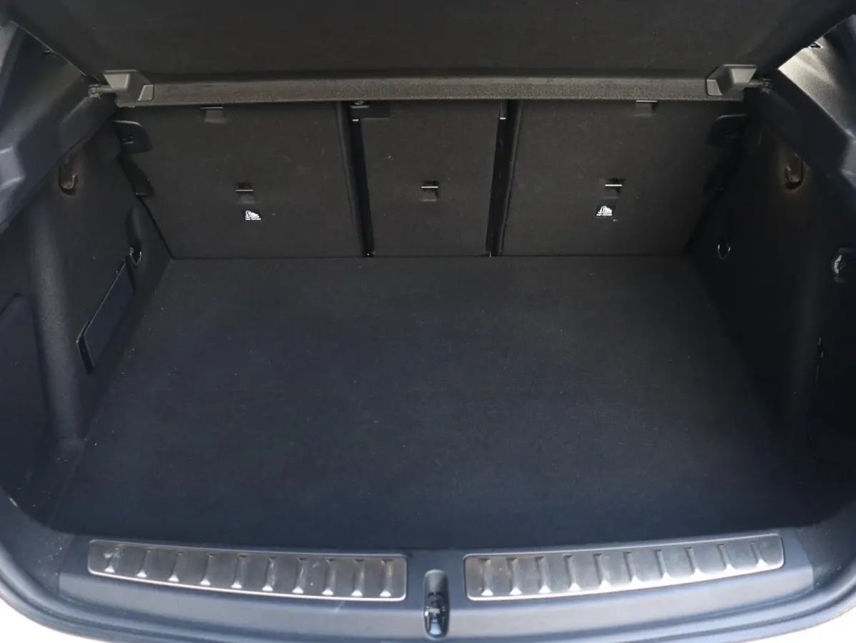 M135i xDrive | M Sport | Head-Up | Adaptief M Onderstel | Harman Kardon | Elektr. M Sportstoelen | Driving Assistant | 18'' LMV