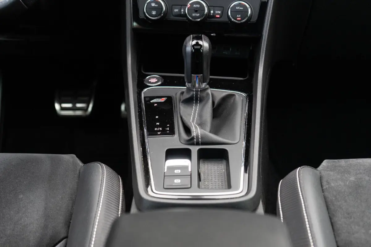 2.0 TSI CUPRA 300 Pano / Beats / DCC
