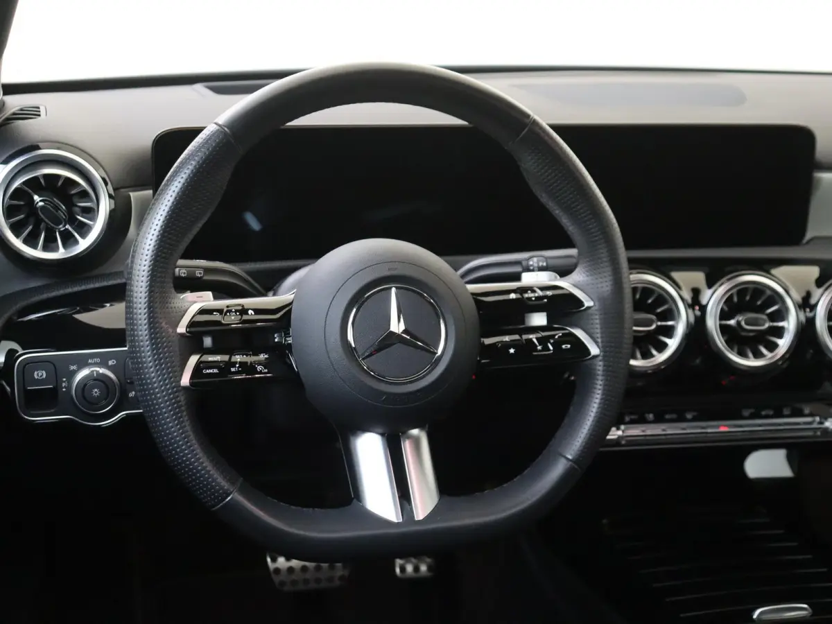 250 e Business Solution AMG Premium Plus /Panoramadak /Memory /HUD /19 Inch /Night-Pakket