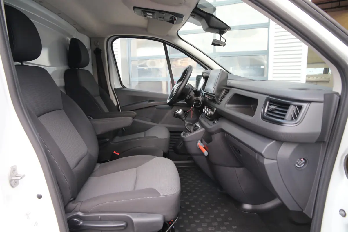 2.0 DCI 130 | L1H1 | Werkplaats inrichting | Navi | Clima..