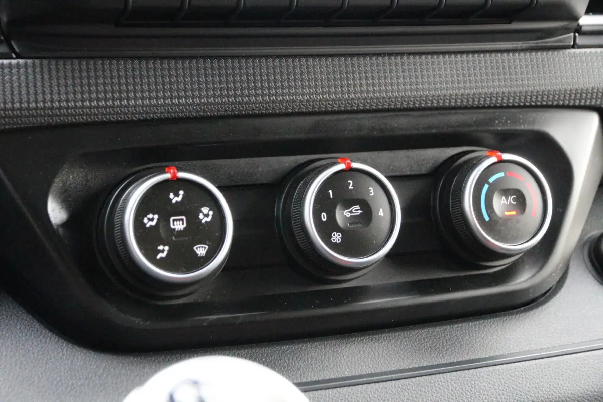 2.0 DCI 130 | L1H1 | Werkplaats inrichting | Navi | Clima..