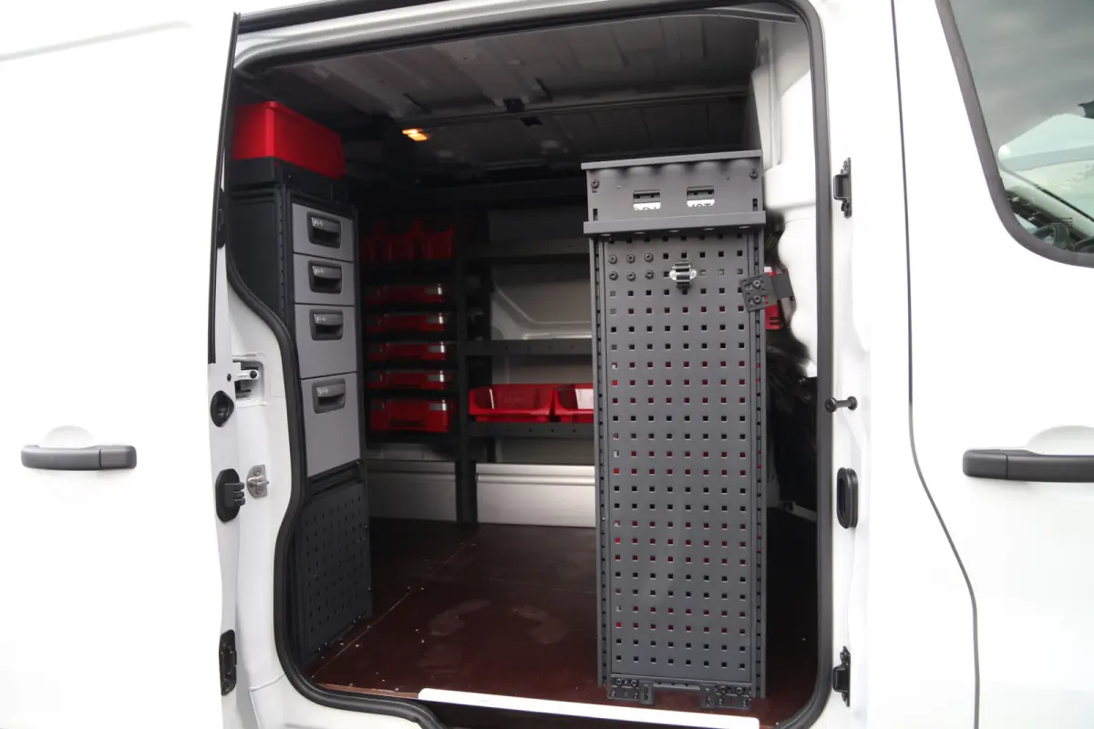 2.0 DCI 130 | L1H1 | Werkplaats inrichting | Navi | Clima..