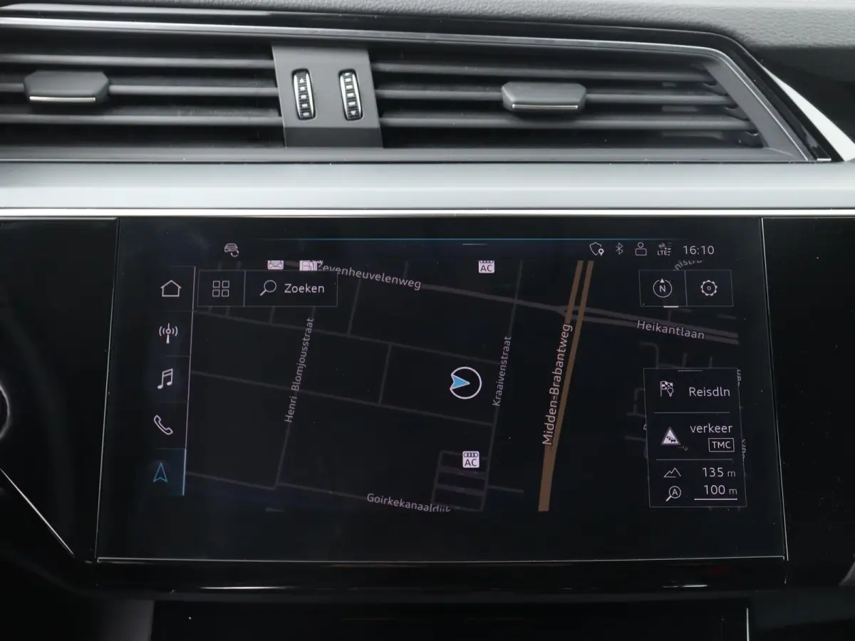 e-tron 55 quattro advanced 95 kWh 408 PK | Navigatie | Leder | Memory stoel | Lichtmetalen velgen | Adaptive cruise control | Camera | Parkeersensoren | Elektrische Kofferklep |