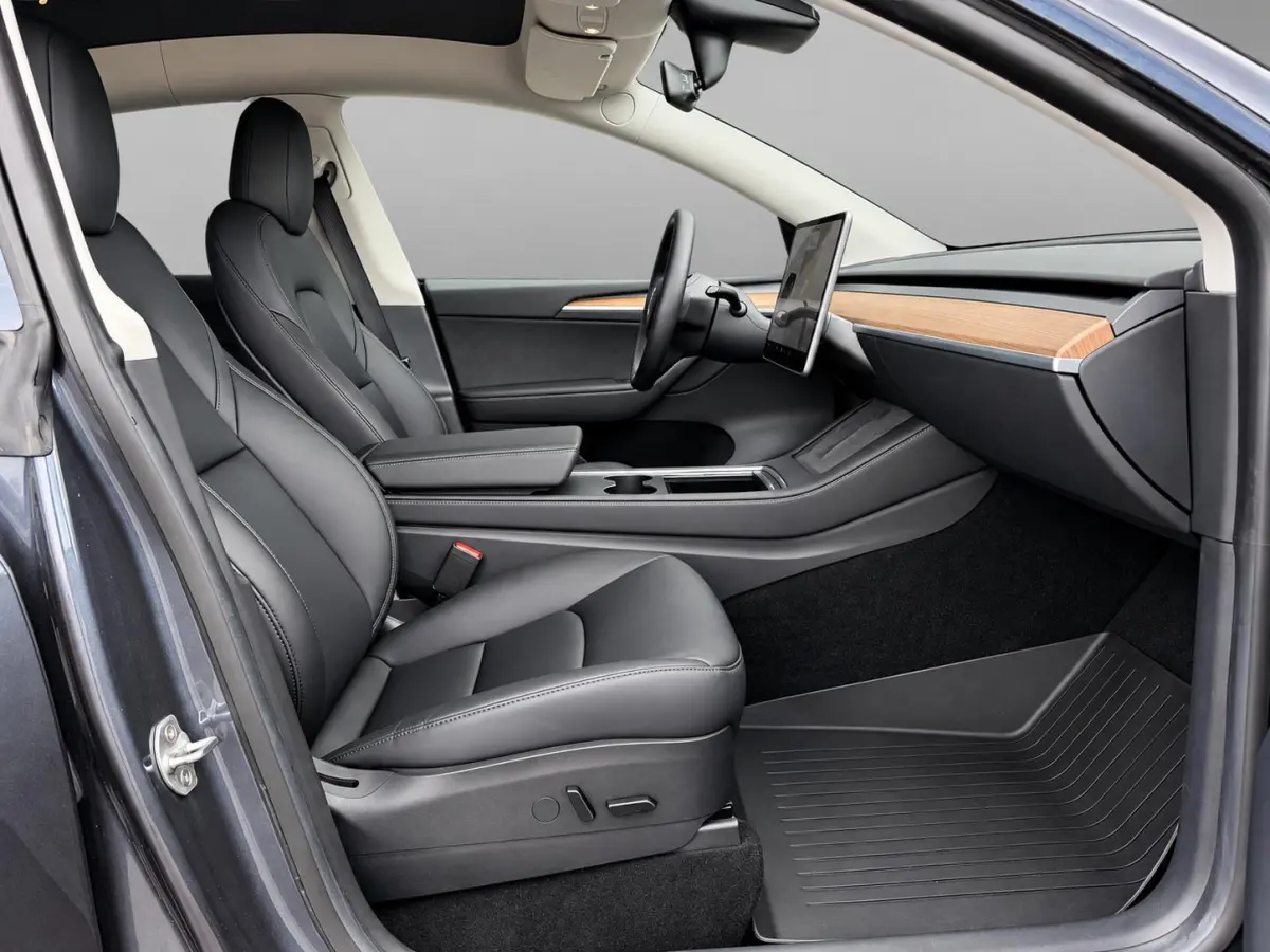 Long Range AWD 75 kWh SOH 92,7% | Autopilot | 20'' LM ( € 2.300 ) | 3 Fase | Stoelverwarming Voor & Achter |  Panoramadak |