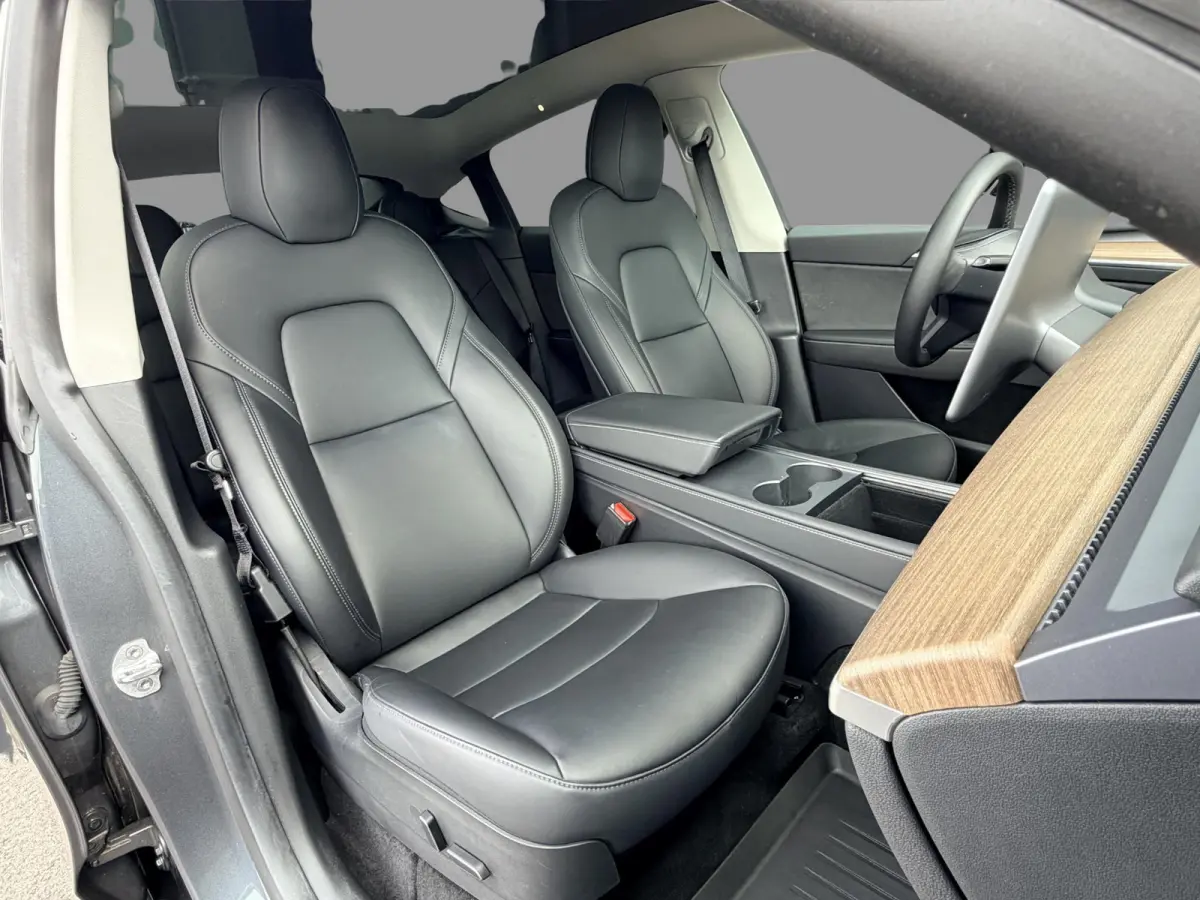 Long Range AWD 75 kWh SOH 92,7% | Autopilot | 20'' LM ( € 2.300 ) | 3 Fase | Stoelverwarming Voor & Achter |  Panoramadak |