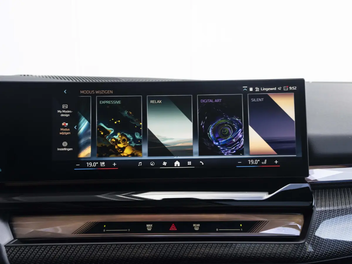 530e | M Sportpakket Pro | Comfort Access | Driving Assistant Professional | 20 inch | Panoramadak | Harman Kardon | Stuurwielrand verwarmd | Trekhaak