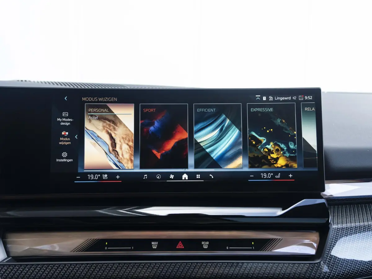 530e | M Sportpakket Pro | Comfort Access | Driving Assistant Professional | 20 inch | Panoramadak | Harman Kardon | Stuurwielrand verwarmd | Trekhaak