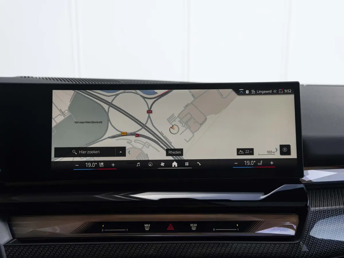 530e | M Sportpakket Pro | Comfort Access | Driving Assistant Professional | 20 inch | Panoramadak | Harman Kardon | Stuurwielrand verwarmd | Trekhaak