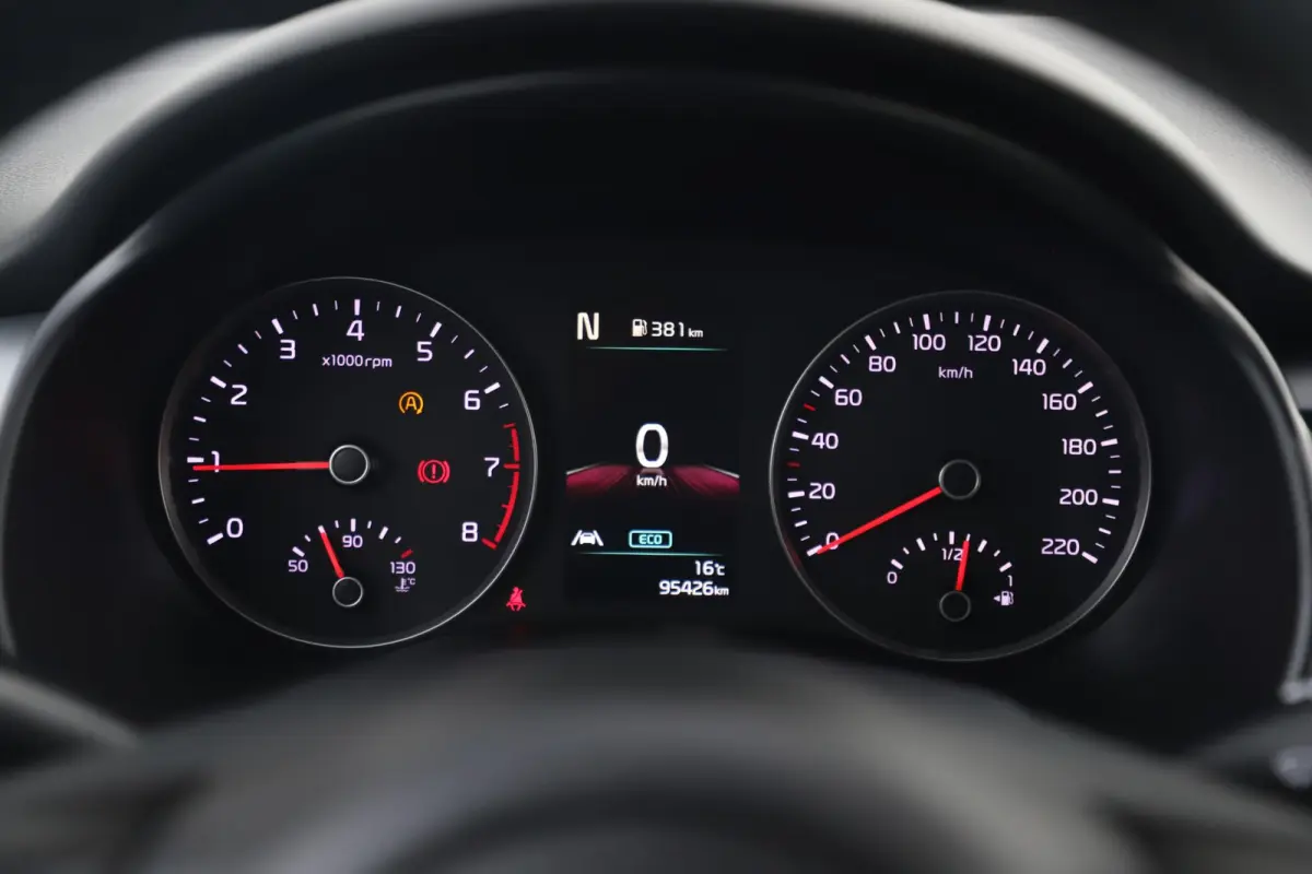 1.0 T-GDi MHEV DynamicLine 101PK Navigatie Achteruitrijcamera Airco Cruise LMV Rijstrooksensor