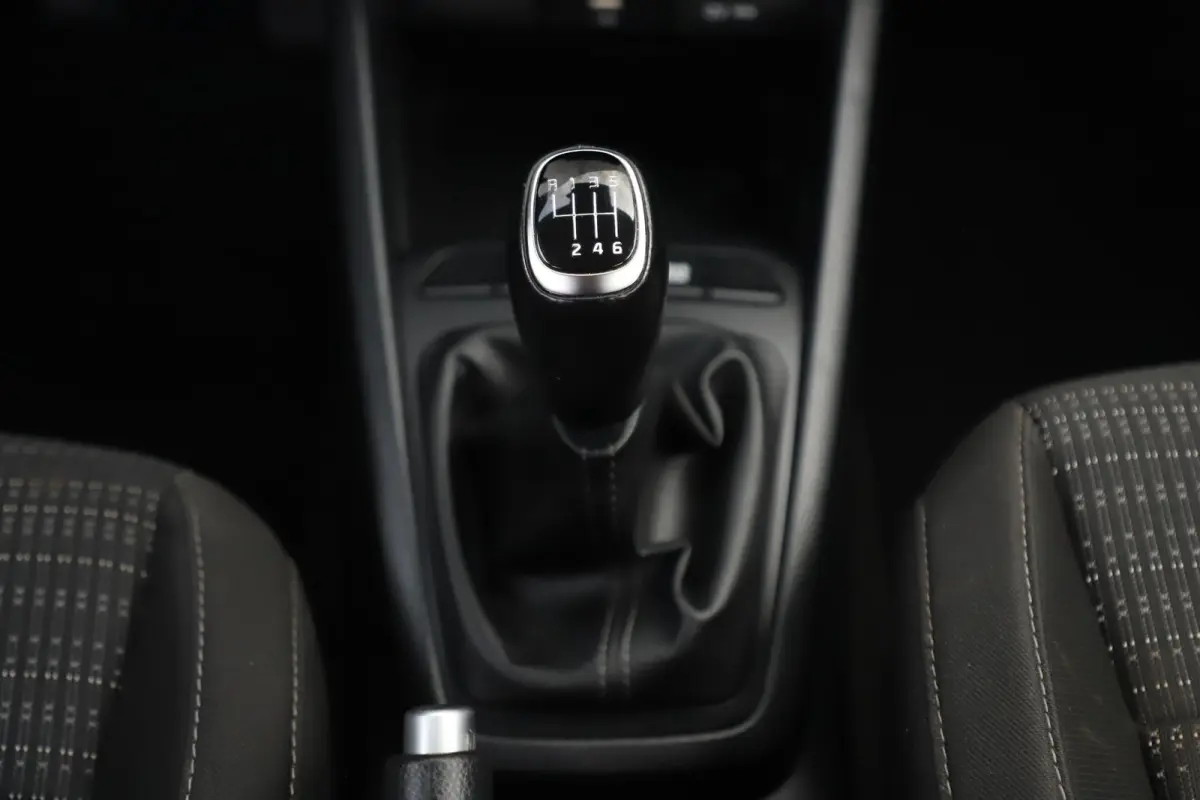 1.0 T-GDi MHEV DynamicLine 101PK Navigatie Achteruitrijcamera Airco Cruise LMV Rijstrooksensor