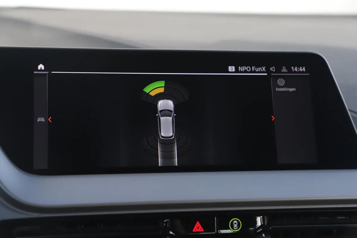 118i 136PK Automaat Navigatie Carplay Android Stoelverwarming 17 inch LMV Cruise Parkeersensor LED