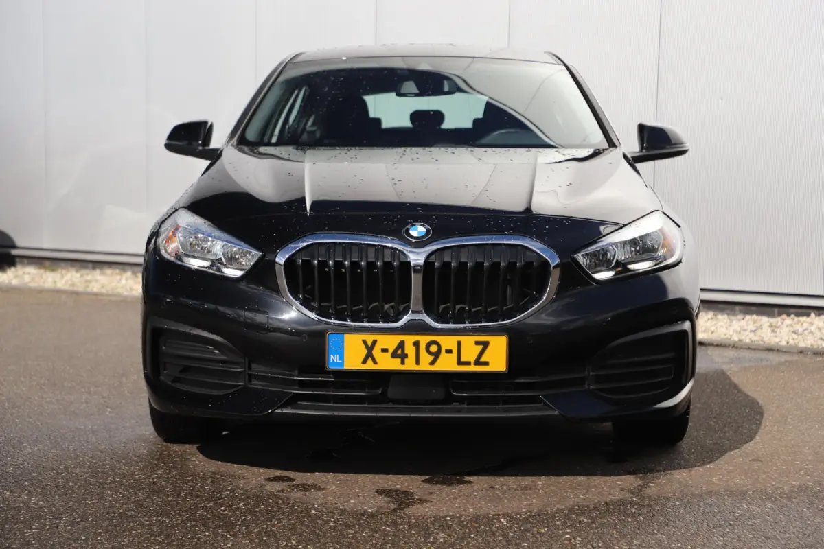 118i 136PK Automaat Navigatie Carplay Android Stoelverwarming 17 inch LMV Cruise Parkeersensor LED