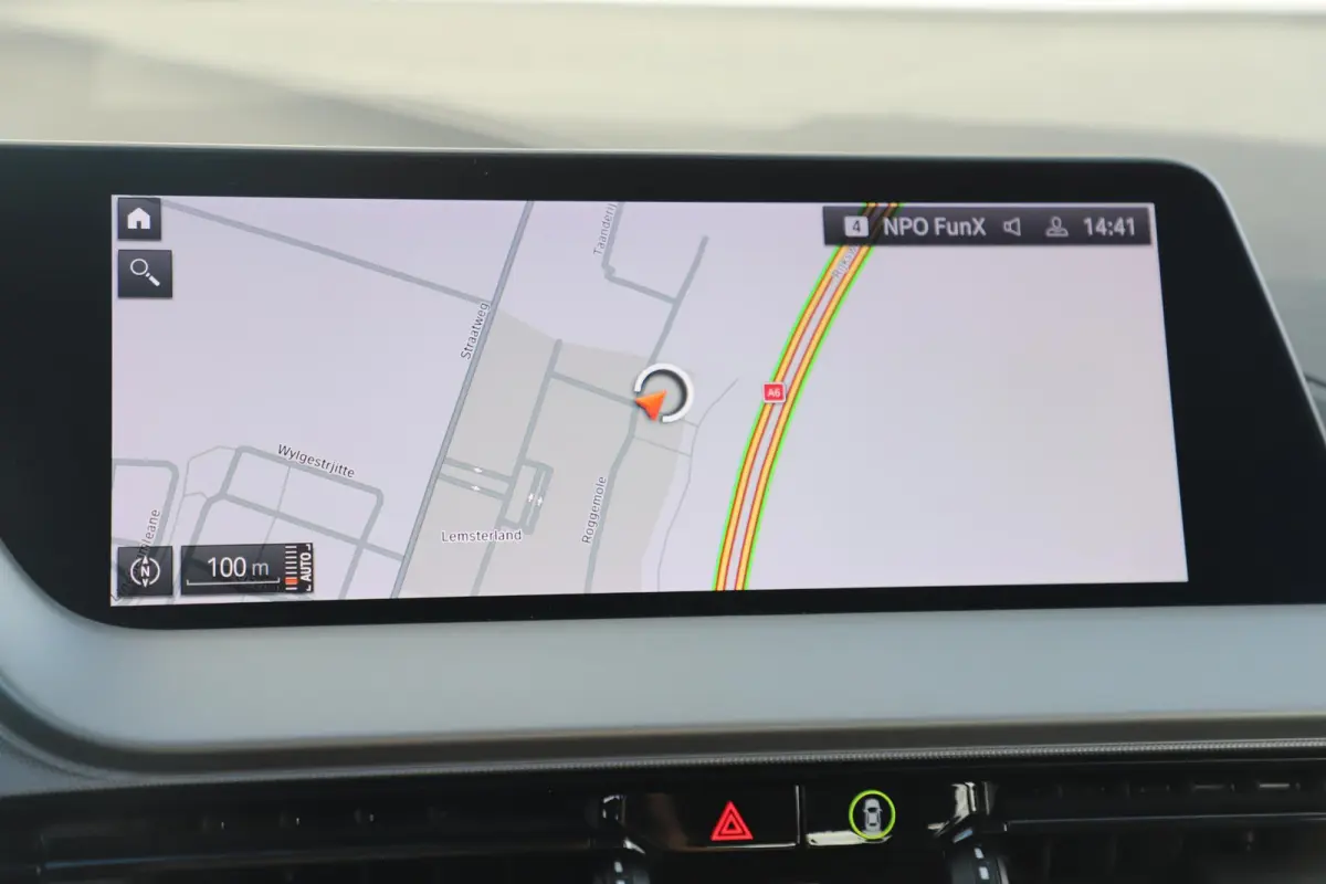 118i 136PK Automaat Navigatie Carplay Android Stoelverwarming 17 inch LMV Cruise Parkeersensor LED