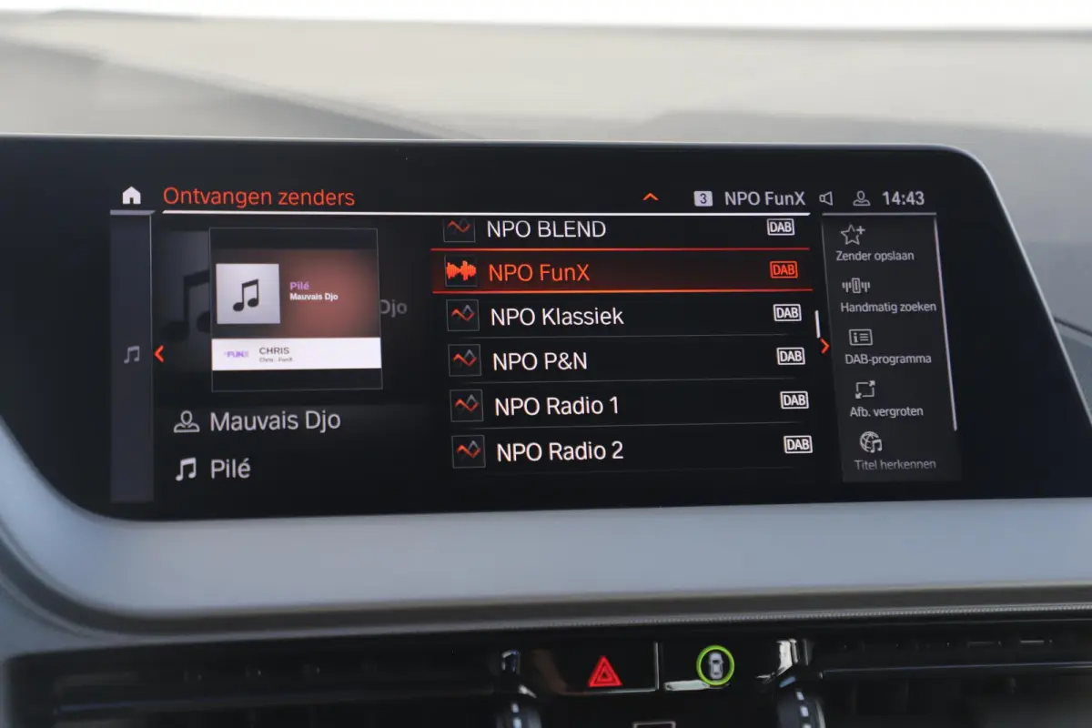 118i 136PK Automaat Navigatie Carplay Android Stoelverwarming 17 inch LMV Cruise Parkeersensor LED
