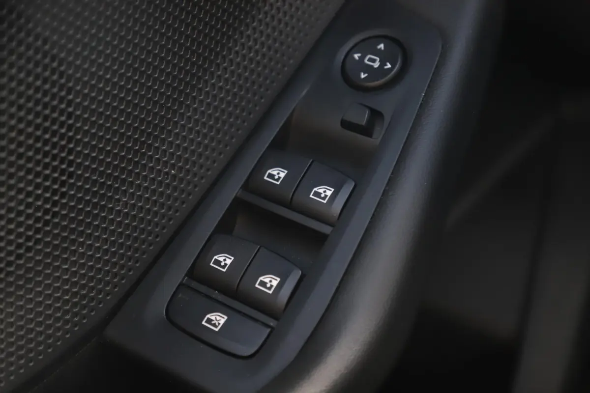 118i 136PK Automaat Navigatie Carplay Android Stoelverwarming 17 inch LMV Cruise Parkeersensor LED