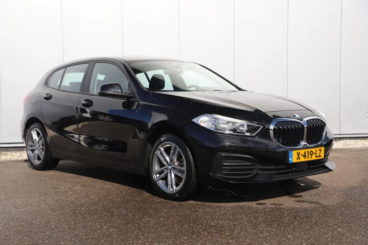 118i 136PK Automaat Navigatie Carplay Android Stoelverwarming 17 inch LMV Cruise Parkeersensor LED
