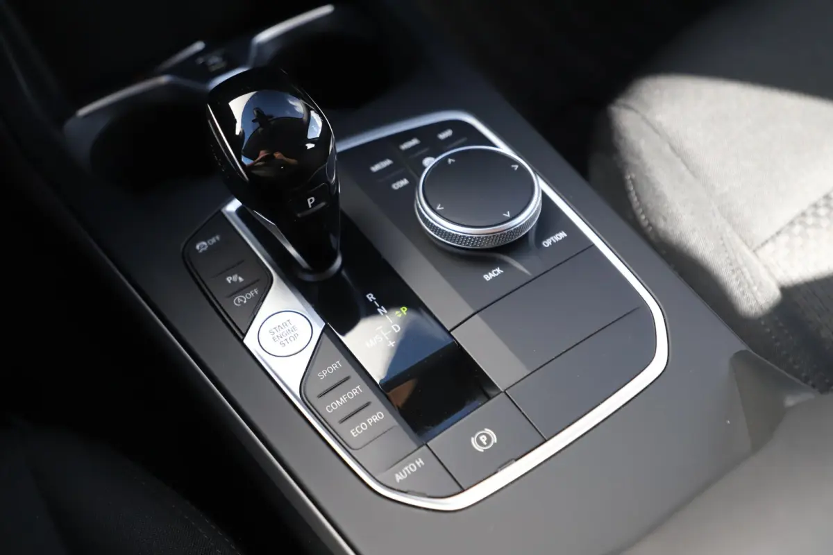 118i 136PK Automaat Navigatie Carplay Android Stoelverwarming 17 inch LMV Cruise Parkeersensor LED
