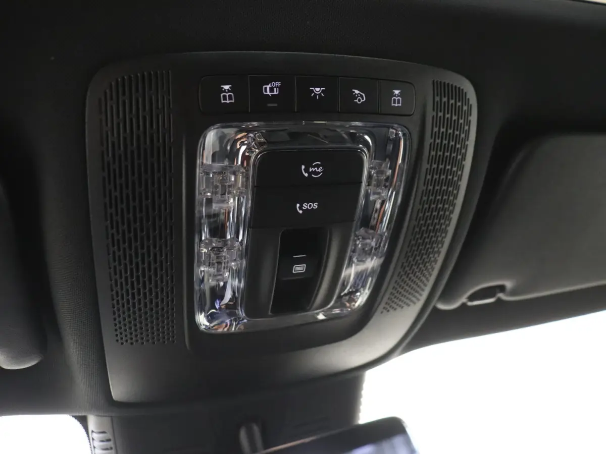 250+ Luxury Line LIMITED 71 kWh Premium Pakket /Panoramadak /Keyless-Go /CarPlay /10.198 KM!