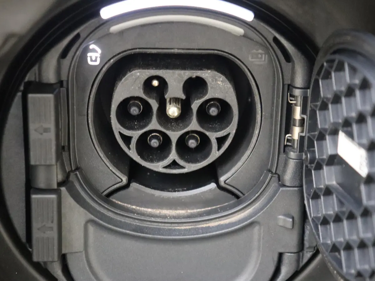250+ Luxury Line LIMITED 71 kWh Premium Pakket /Panoramadak /Keyless-Go /CarPlay /10.198 KM!