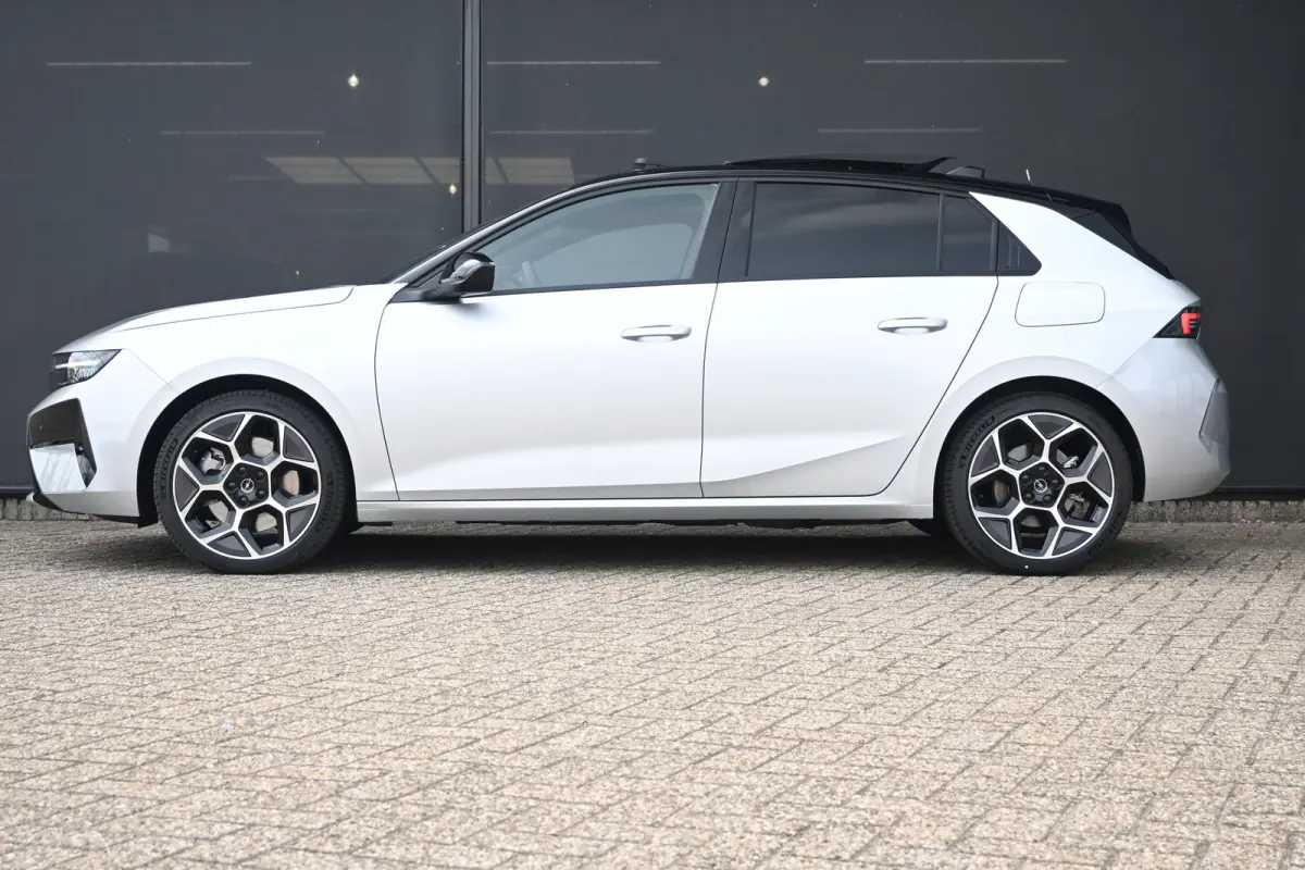 1.6 Turbo Plug In Hybrid Ultimate | Demo-Deal ! | Navigatie | Schuif-/Kanteldak | Massagestoelen | Stoel/Stuurverwarming | HUD | Intelli-Lux Verlichting | !!