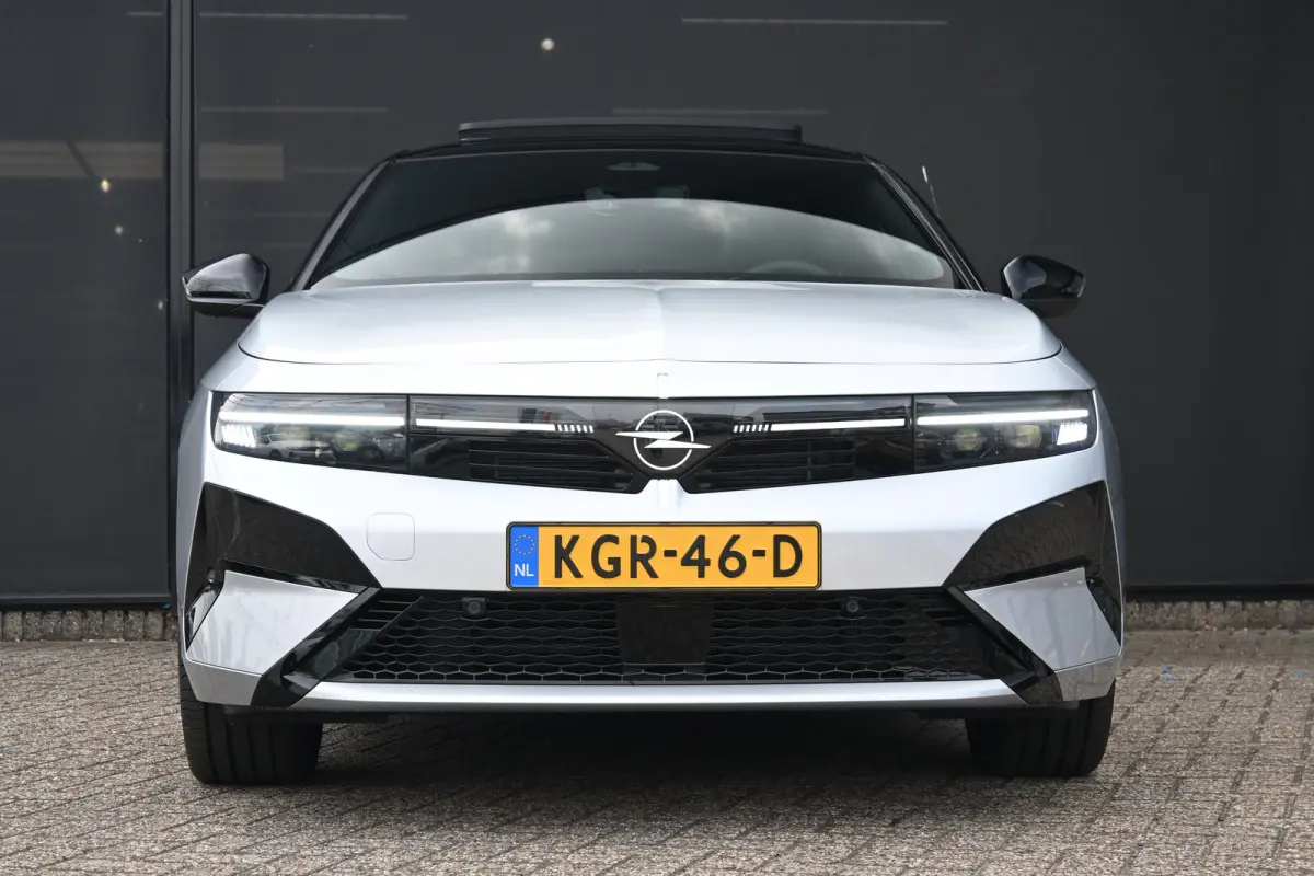 1.6 Turbo Plug In Hybrid Ultimate | Demo-Deal ! | Navigatie | Schuif-/Kanteldak | Massagestoelen | Stoel/Stuurverwarming | HUD | Intelli-Lux Verlichting | !!