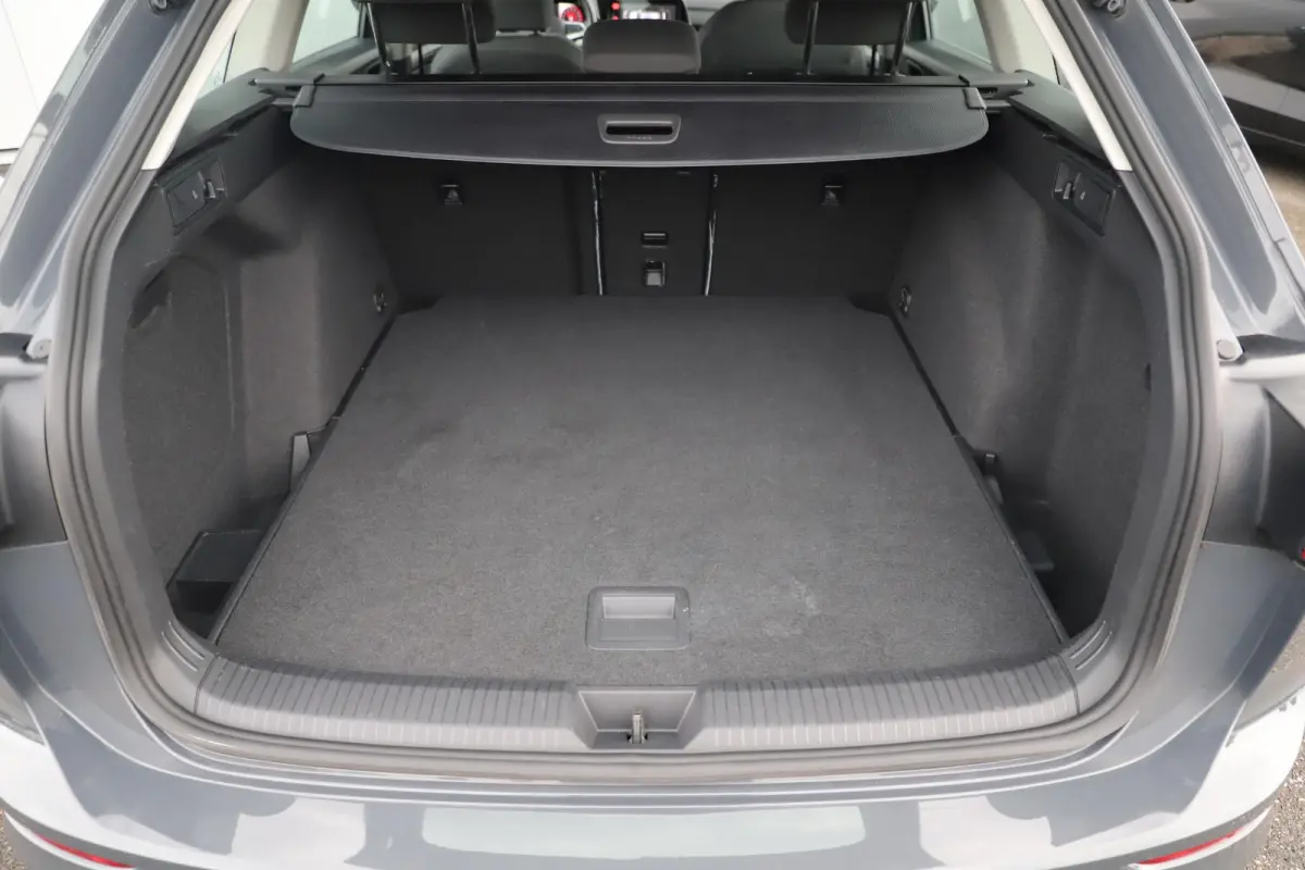 1.0 TSI Life 18 inch R-Line Look Velgen Virtual Cockpit Navigatie Sfeerverlichting Carplay Android Adaptive Cruise Parkeersensor