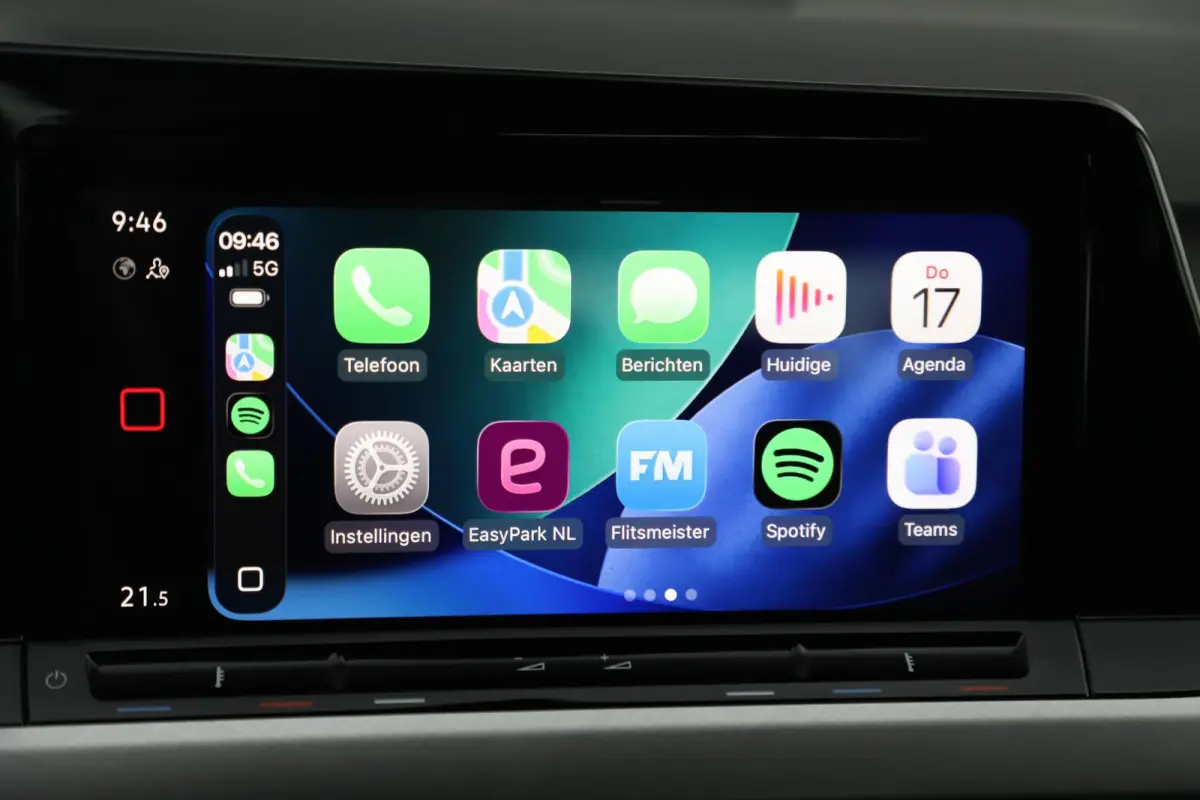 1.0 TSI Life 18 inch R-Line Look Velgen Virtual Cockpit Navigatie Sfeerverlichting Carplay Android Adaptive Cruise Parkeersensor