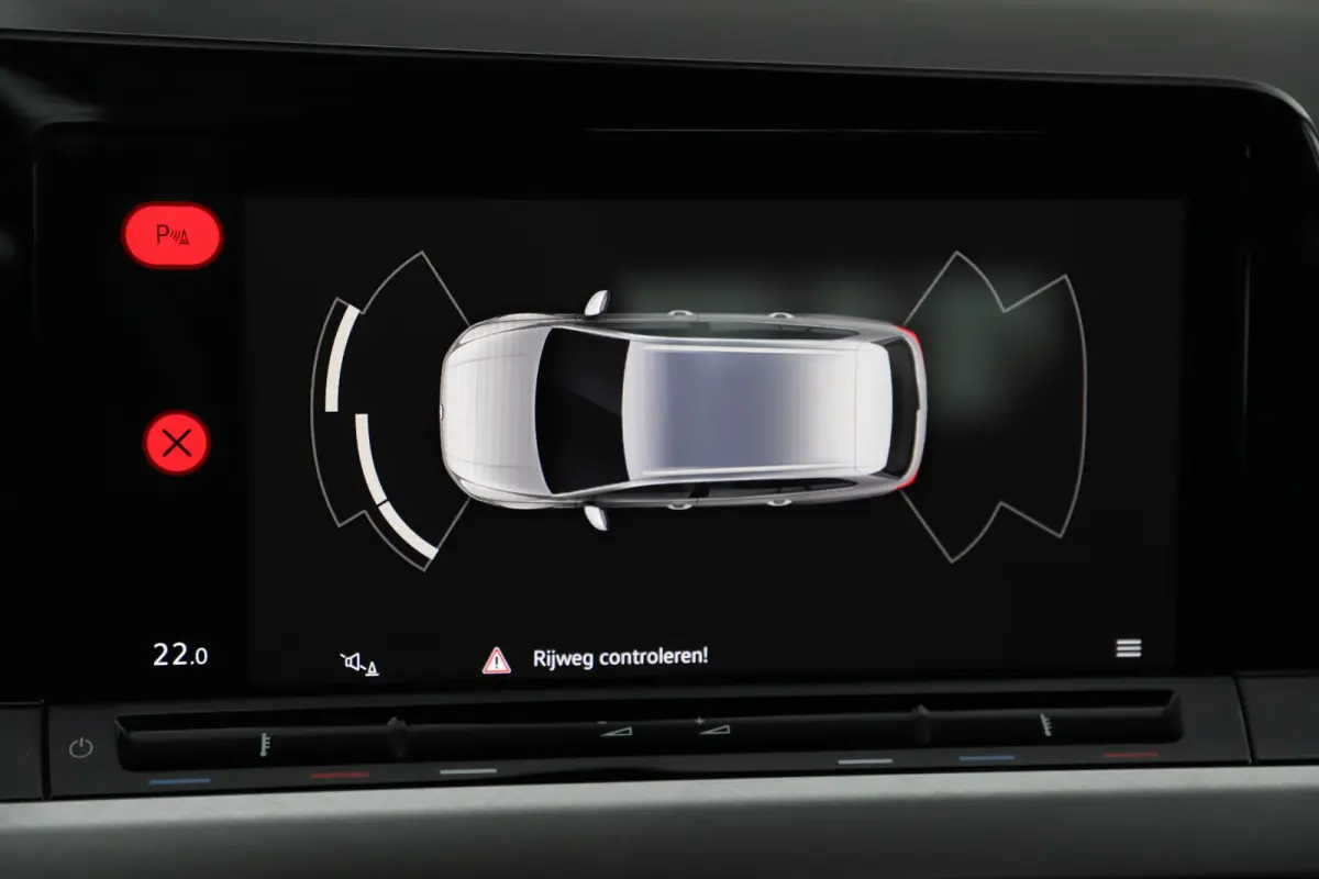 1.0 TSI Life 18 inch R-Line Look Velgen Virtual Cockpit Navigatie Sfeerverlichting Carplay Android Adaptive Cruise Parkeersensor