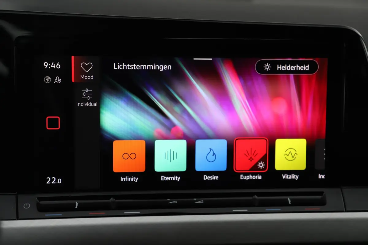 1.0 TSI Life 18 inch R-Line Look Velgen Virtual Cockpit Navigatie Sfeerverlichting Carplay Android Adaptive Cruise Parkeersensor