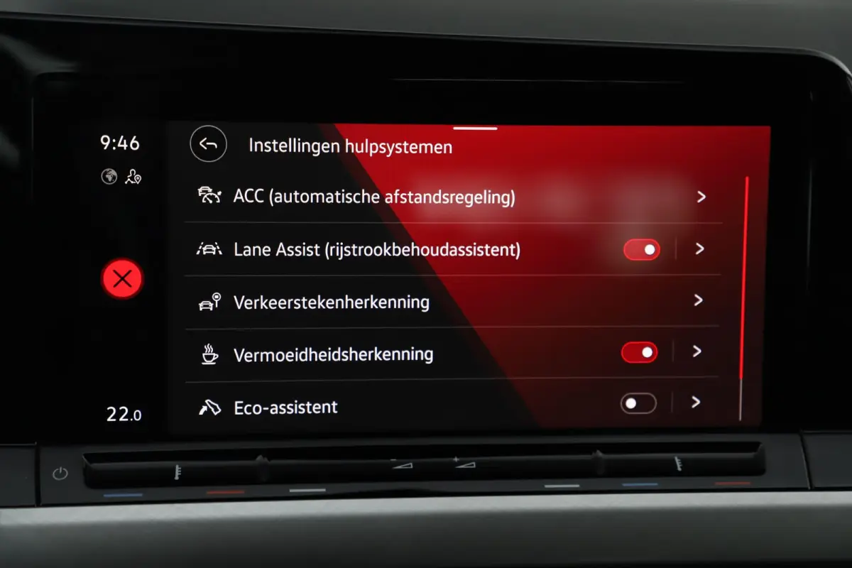 1.0 TSI Life 18 inch R-Line Look Velgen Virtual Cockpit Navigatie Sfeerverlichting Carplay Android Adaptive Cruise Parkeersensor