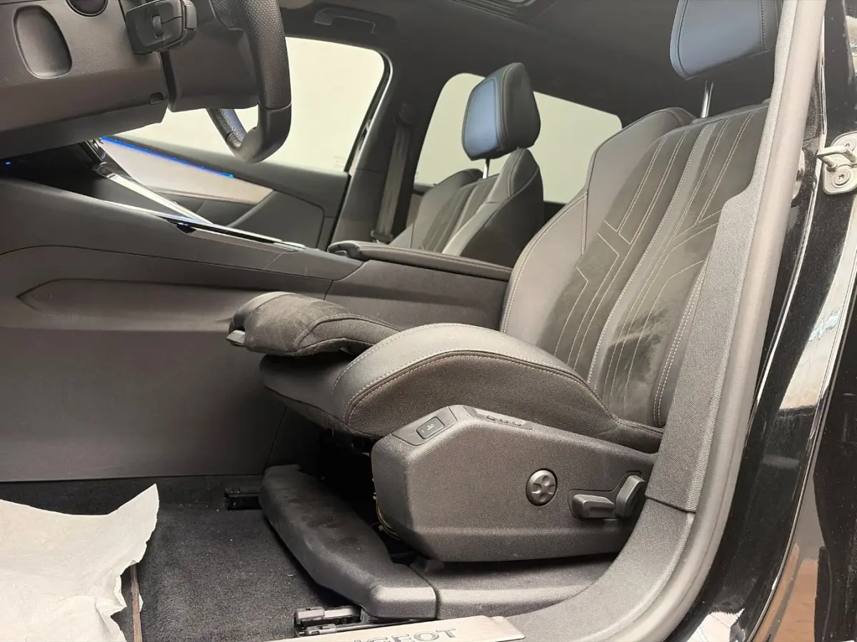1.2 Hybrid 136 GT Black Pack | Full Option | 7-Zitter | Panoramadak | Elektrische Stoelen met Geheugenfunctie | Massagestoelen | Stoelverwarming | Adaptieve Cruise Control | Drive Assist | 3