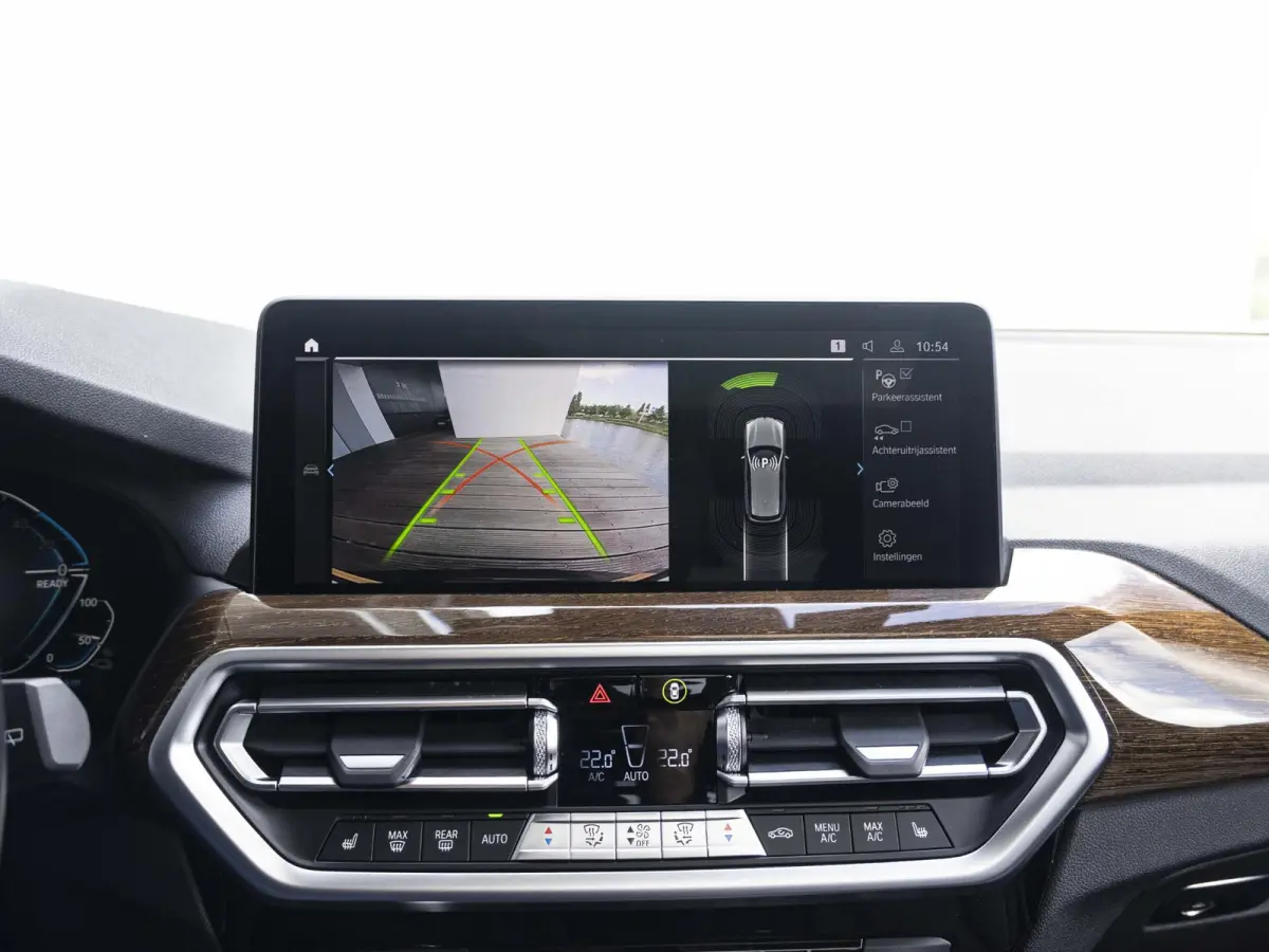 xDrive30e | High Executive | 19 inch | Comfort Access | Panoramadak | Driving Assistant | BMW Laserlight | Head Up Display | HIFI