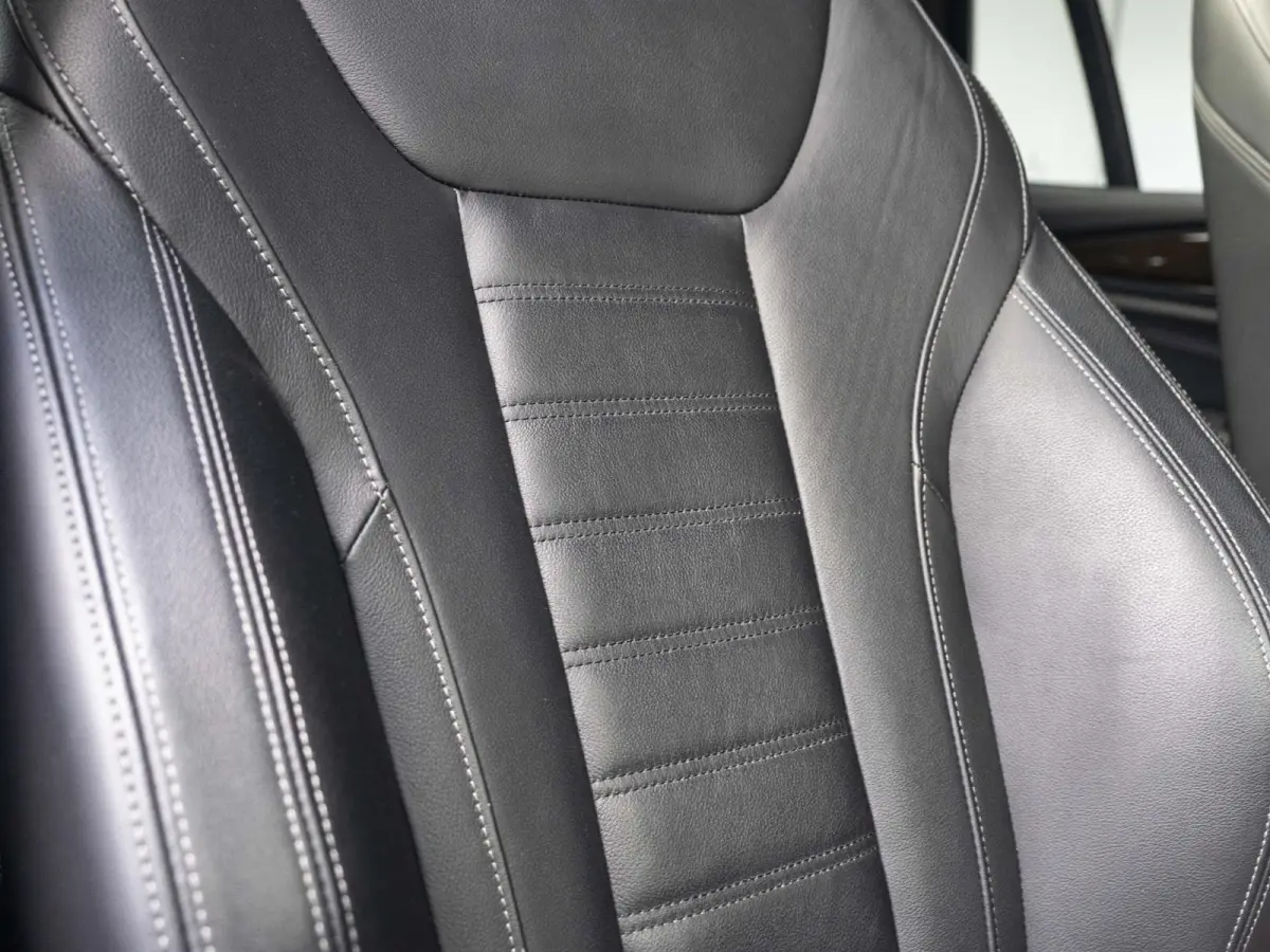 xDrive30e | High Executive | 19 inch | Comfort Access | Panoramadak | Driving Assistant | BMW Laserlight | Head Up Display | HIFI