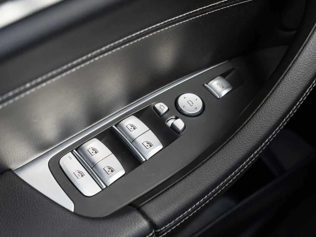 xDrive30e | High Executive | 19 inch | Comfort Access | Panoramadak | Driving Assistant | BMW Laserlight | Head Up Display | HIFI