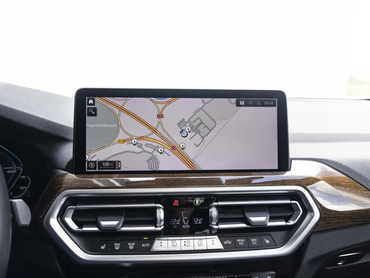 xDrive30e | High Executive | 19 inch | Comfort Access | Panoramadak | Driving Assistant | BMW Laserlight | Head Up Display | HIFI