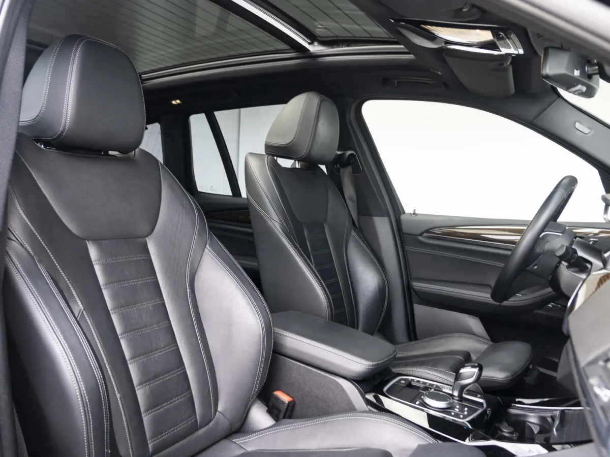 xDrive30e | High Executive | 19 inch | Comfort Access | Panoramadak | Driving Assistant | BMW Laserlight | Head Up Display | HIFI