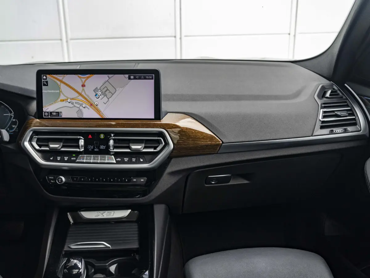 xDrive30e | High Executive | 19 inch | Comfort Access | Panoramadak | Driving Assistant | BMW Laserlight | Head Up Display | HIFI