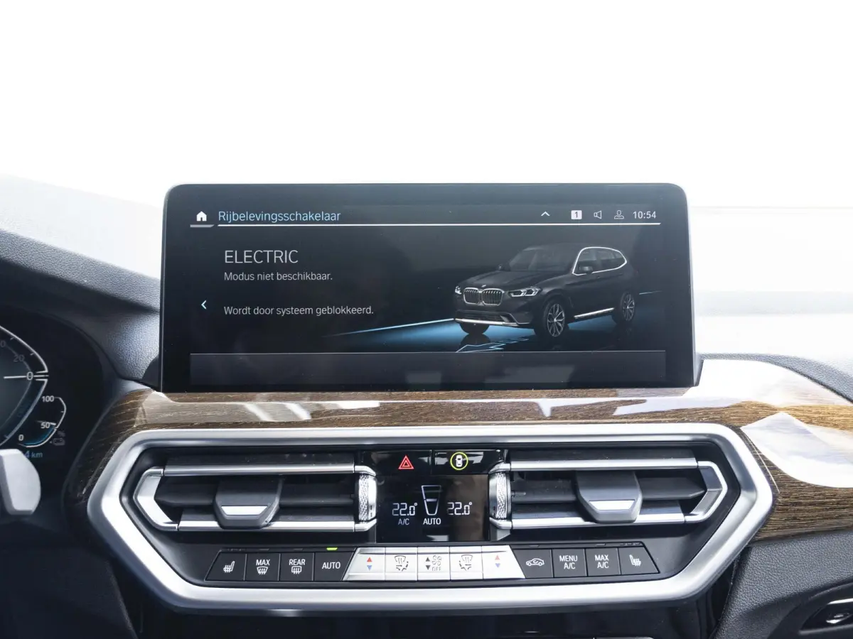 xDrive30e | High Executive | 19 inch | Comfort Access | Panoramadak | Driving Assistant | BMW Laserlight | Head Up Display | HIFI