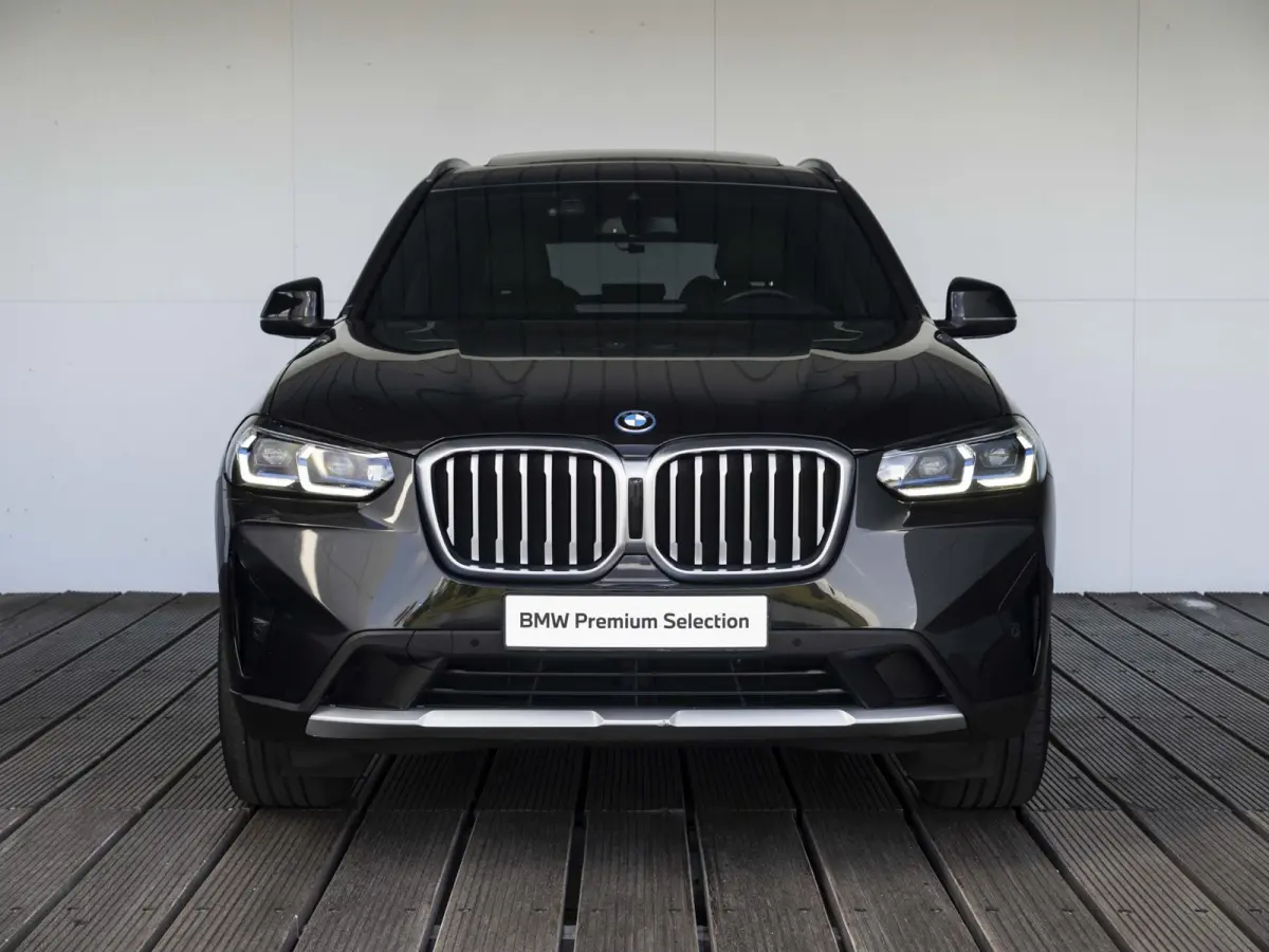 xDrive30e | High Executive | 19 inch | Comfort Access | Panoramadak | Driving Assistant | BMW Laserlight | Head Up Display | HIFI