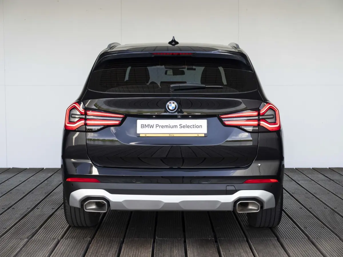 xDrive30e | High Executive | 19 inch | Comfort Access | Panoramadak | Driving Assistant | BMW Laserlight | Head Up Display | HIFI