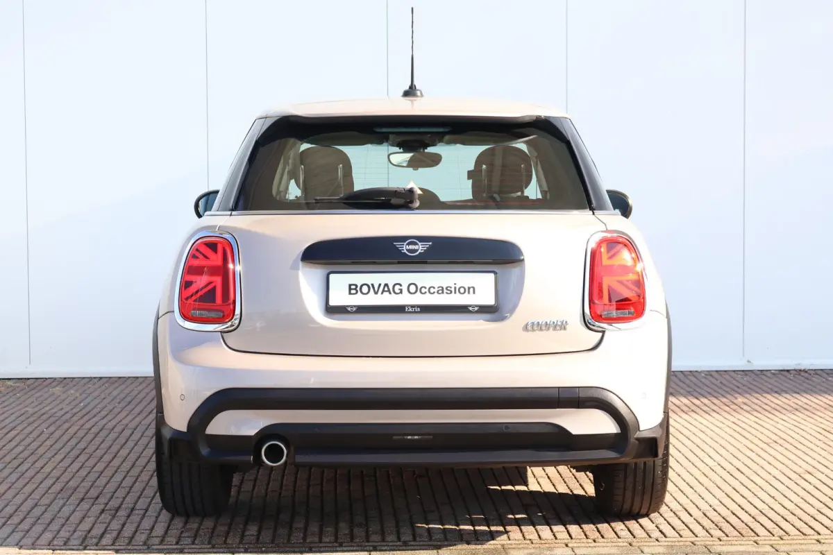 1.5 Cooper Business Edition | 16" Victory Spoke black | Classic Uitvoering | Comfort Plus Pakket | Connected Navigation Pakket | Rooftop Grey NEXT
